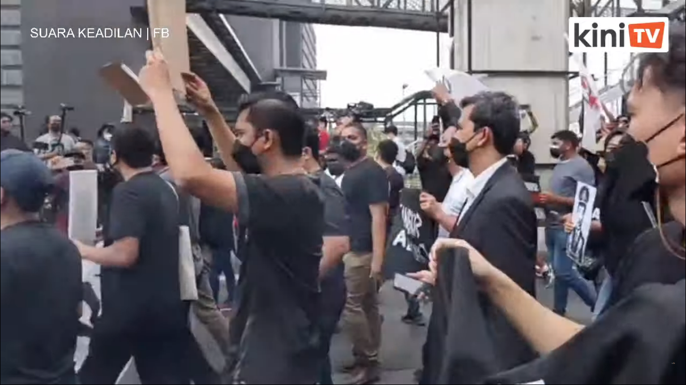 LIVE: Sekitar demonstrasi #TangkapAzamBaki di Kuala Lumpur