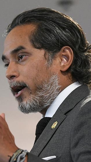 Khairy: No restrictions on unvaccinated children
