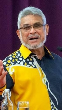 Khalid Samad: Gov’t appears to be campaigning with flood aid