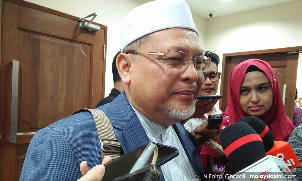 Harapan future dim, better for Anwar to quit and back Muhyiddin - PAS veep