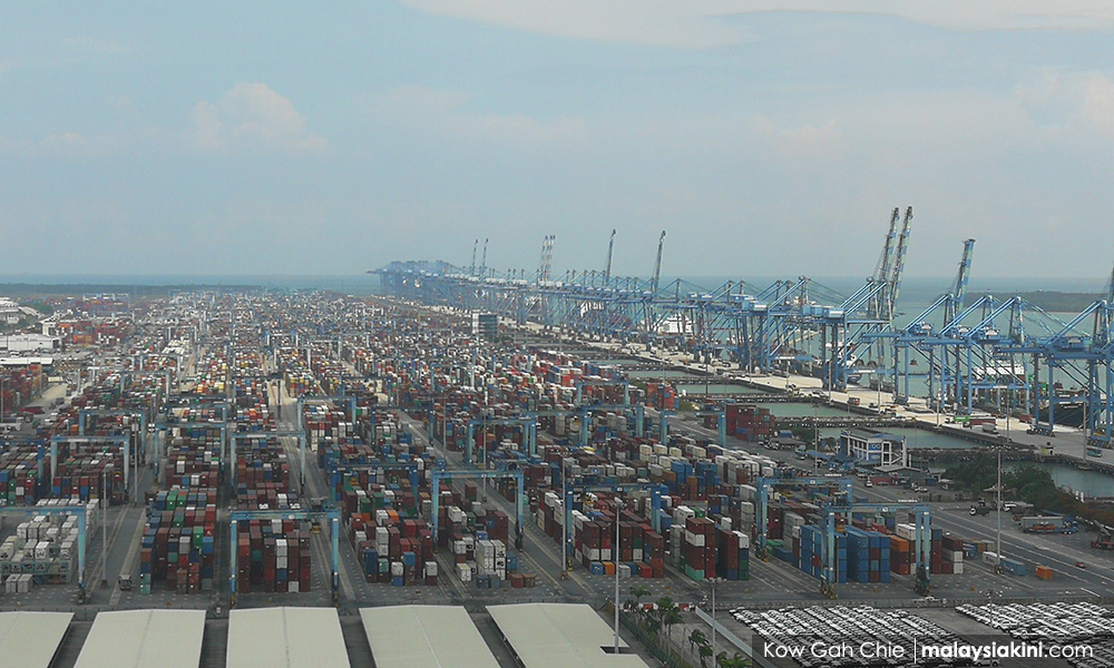 March exports fall 4.7pct year-on-year, smaller drop than forecast