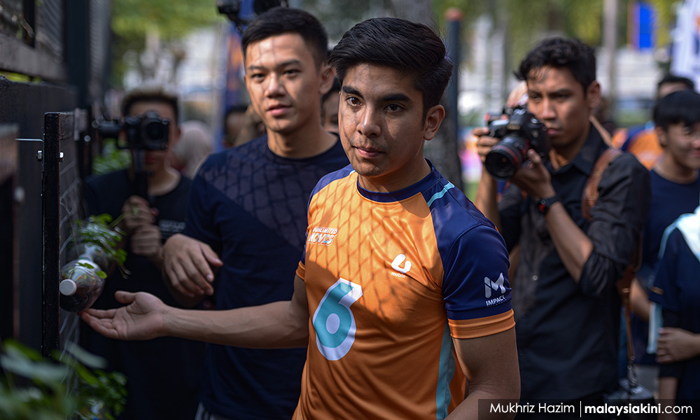 Selagi rambut Saddiq masih lebat bergaya