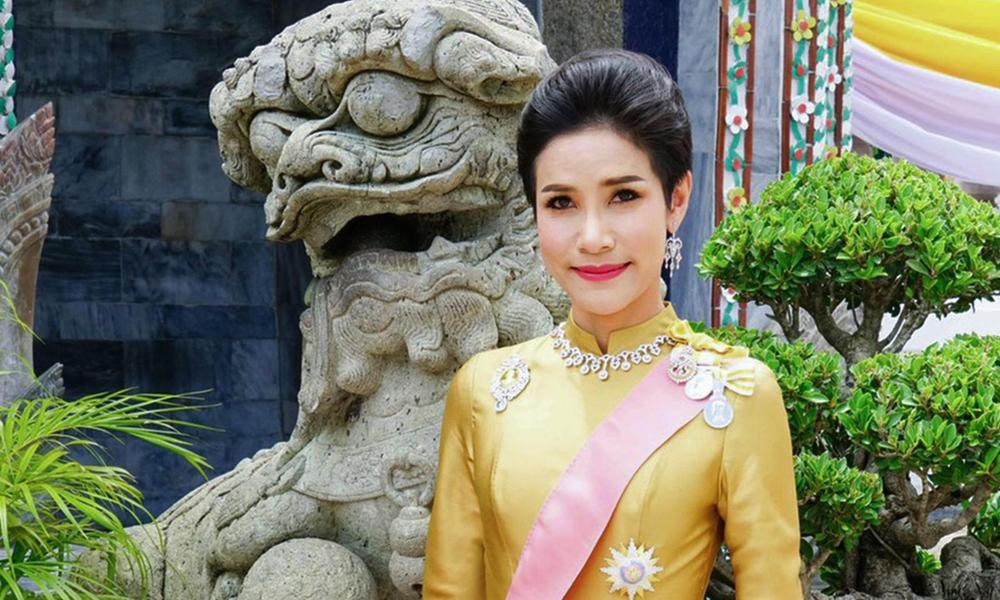 Thai king restores titles to once-disgraced royal consort
