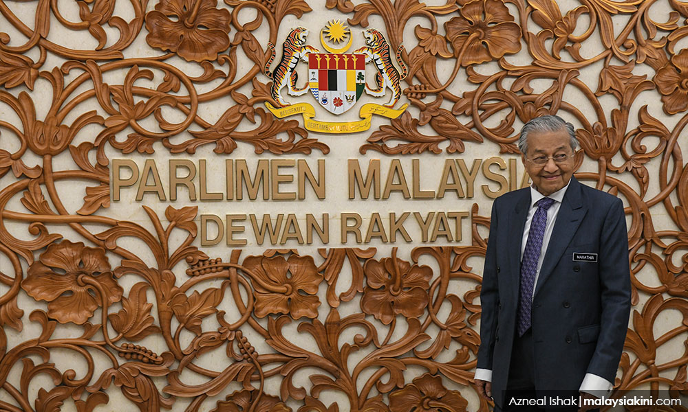 Lawmaker questions Dr M's authority to 'call' for special sitting