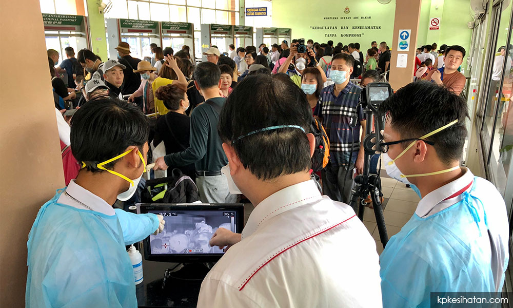 PM urged to set politics aside, appoint health minister urgently