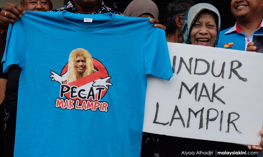Party veteran among crowd calling for Zuraida's sacking