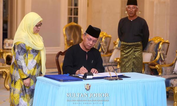 Adun Benut Angkat Sumpah Sebagai Mb Johor