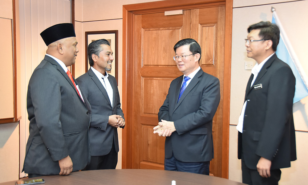 Penang Bersatu elected reps pledge allegiance to Harapan, Dr M