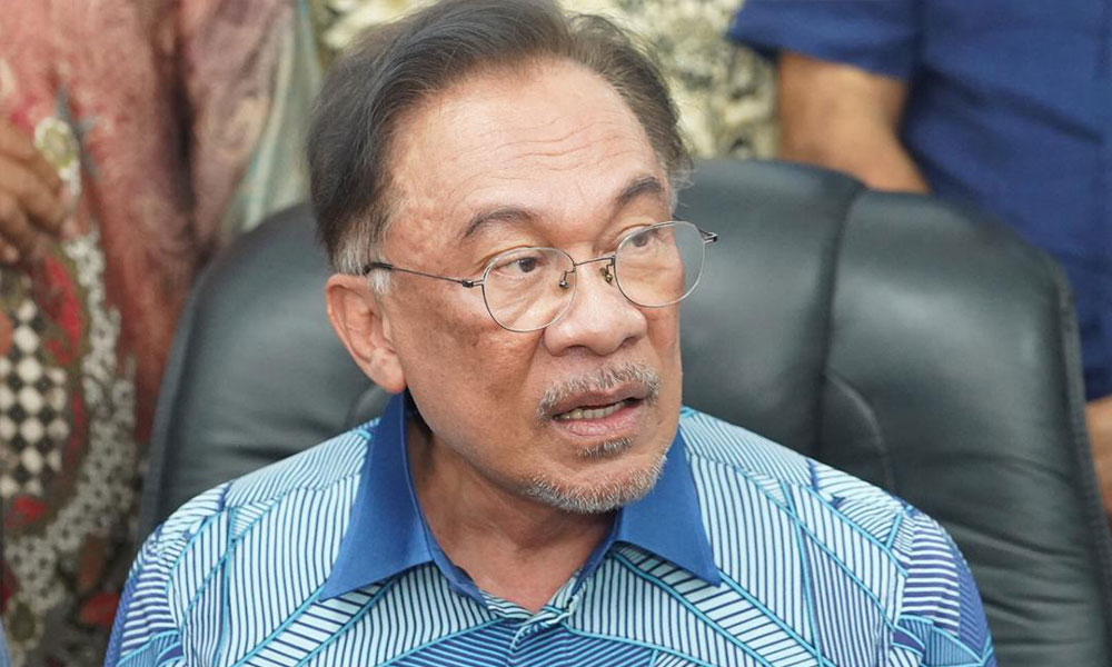 Help daily wage earners, they're not rich like ministers - Anwar urges Putrajaya