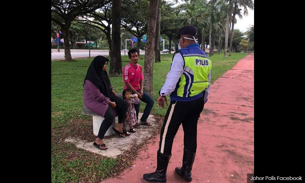 JB cops find family breaching MCO ... buys them groceries