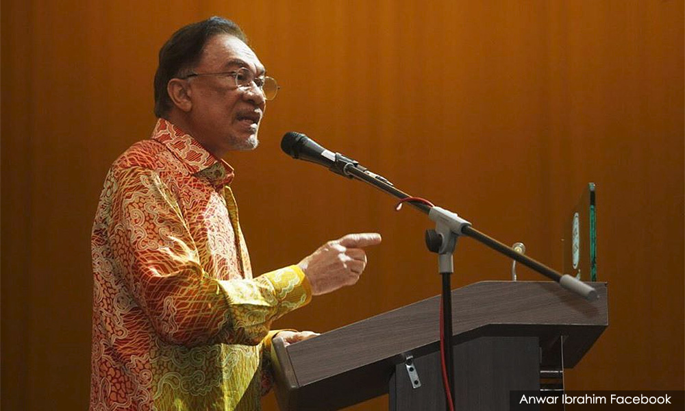 Anwar: All signs point to recession, gov't must be decisive