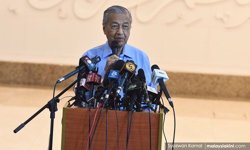 Dr M apologises to allies for resigning