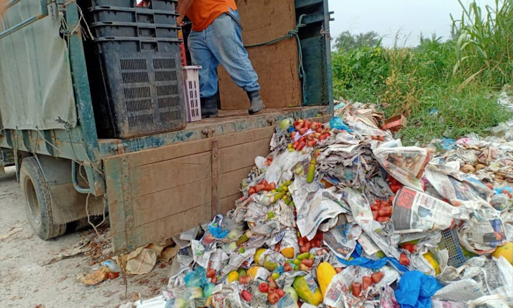 Fruits dumped as well, estimated 10k tonnes in Klang Valley alone