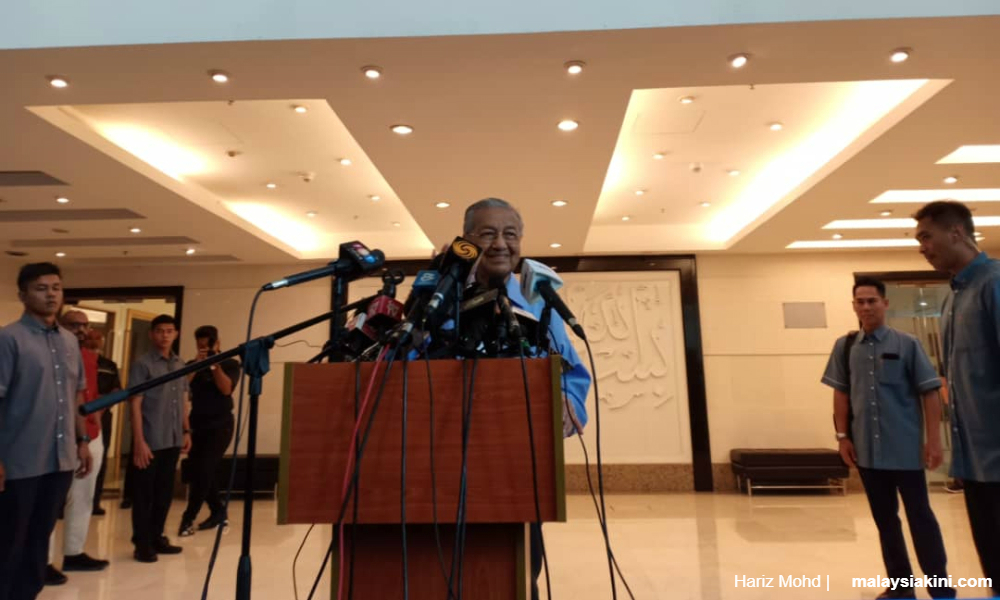 Dr M: Di sebalik rayuan saya, mereka bawa Bersatu keluar PH