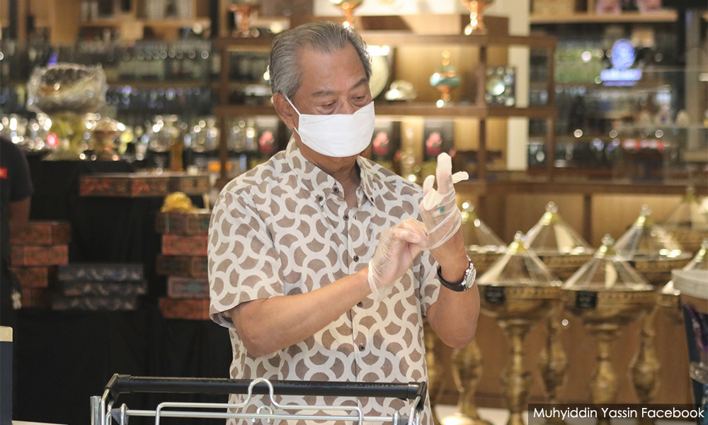 Usah perkecil PM, Muhyiddin umpama ayah - PAS