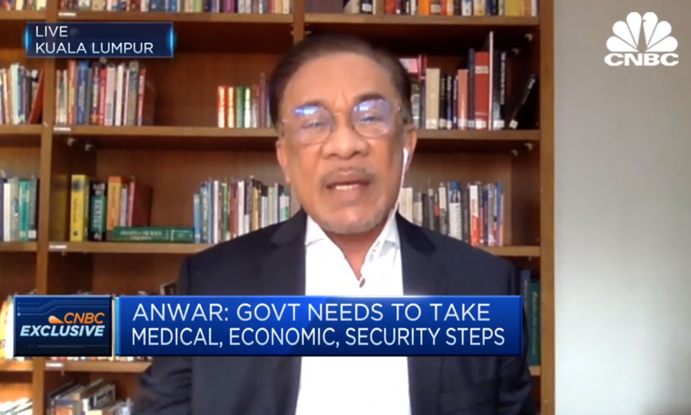 Anwar: Menteri PN sibuk pikat MP PKR dari tangani Covid-19