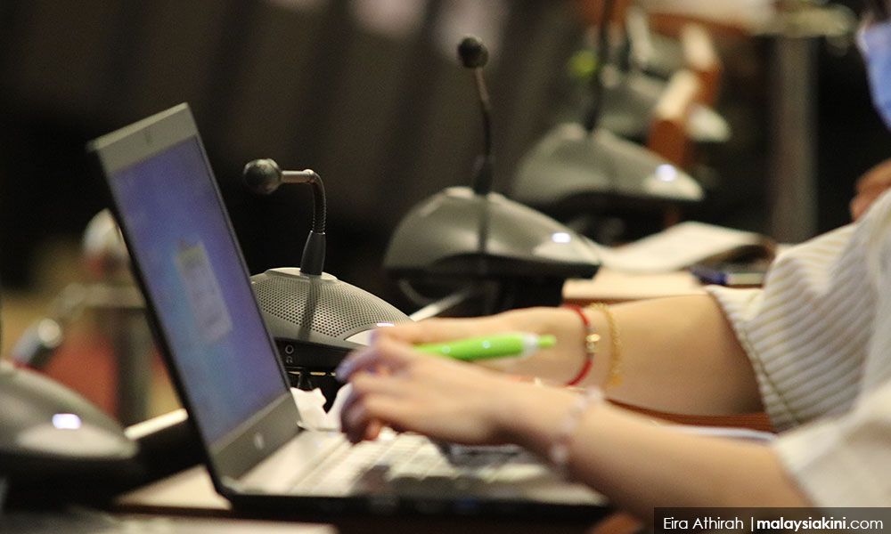Review ‘unclear’ directive against online media, gov’t told