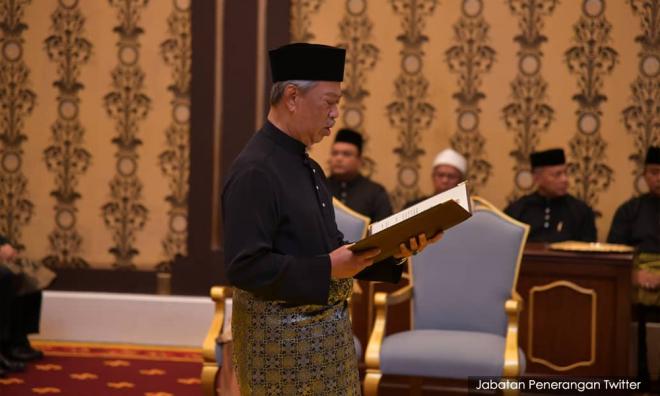 Muhyiddin takes oath as prime minister before King