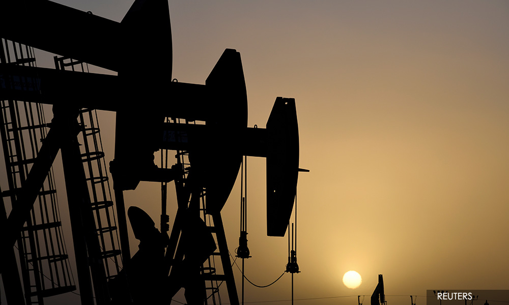 Brent crude sinks below US$30 a barrel as recession fears weigh