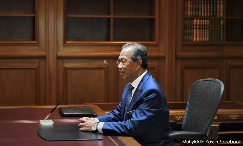 Melihat Muhyiddin Melakar Sejarah Bukan Bersajak