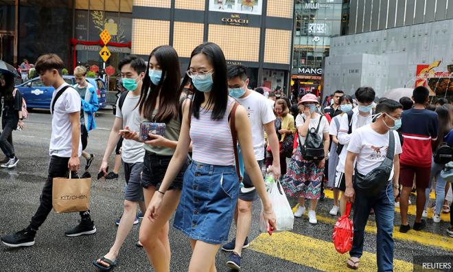 涉嫌抬高口罩价格,贸消部查一间私人医院