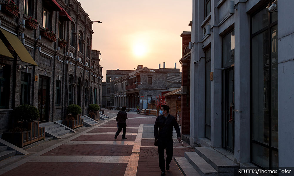 China reports 11 new coronavirus cases, no deaths on Saturday