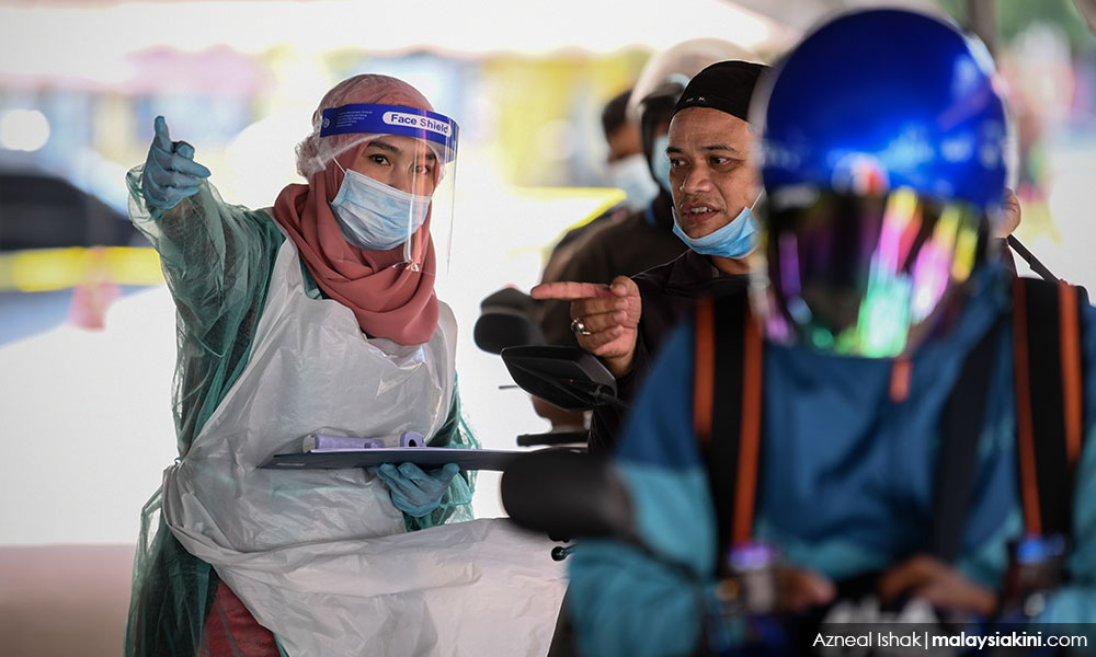 Healthcare groups urge gov't to create more positions for contract staff