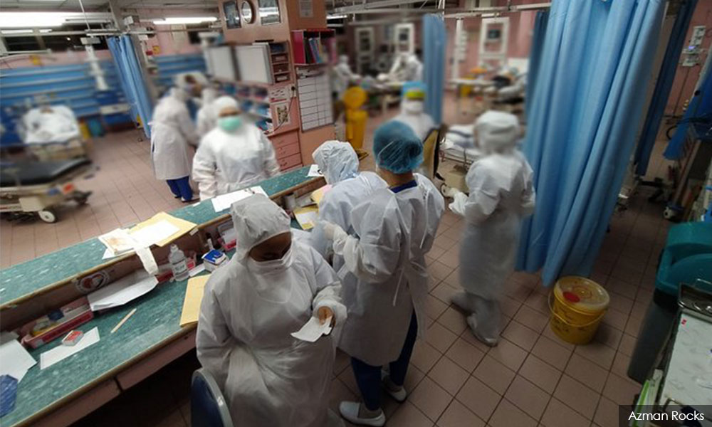 Medics don volunteer-made PPE amid distribution woes, doctor says thanks