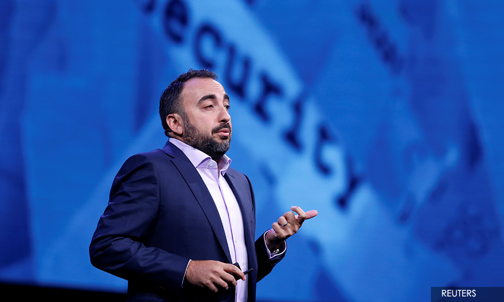 Zoom hires ex-Facebook security chief as Google bans desktop app
