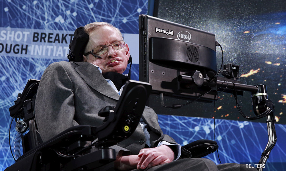 Stephen Hawking's family gives his ventilator to UK hospital