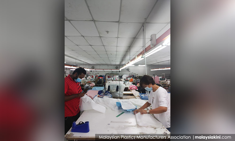 Kilang tekstil dan plastik ganding bahu hasilkan PPE