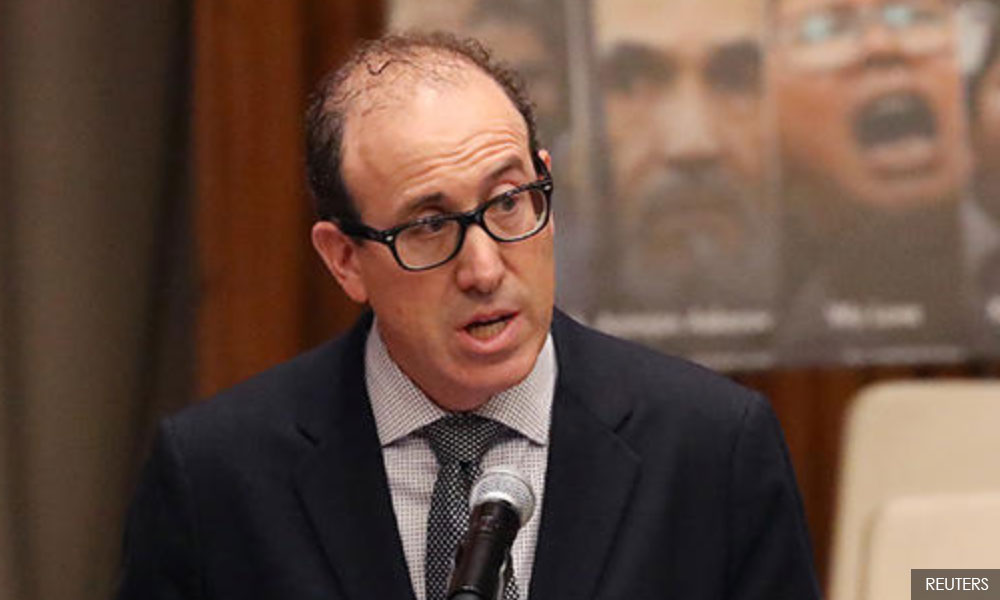 Simon says 'repeal laws curbing press freedom'