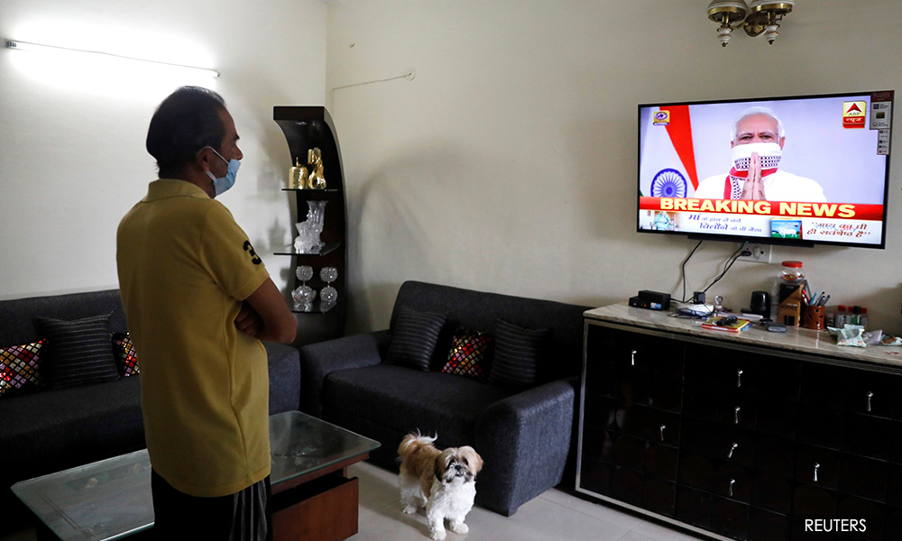 India extends world's biggest lockdown as coronavirus cases cross 10,000