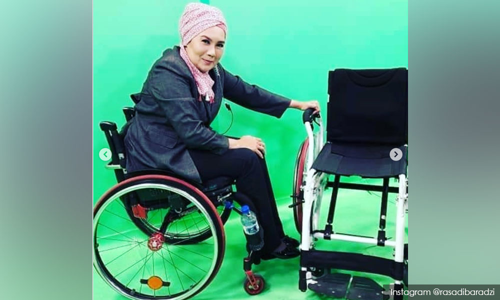 Pemimpin Umno Melaka, Ras Adiba angkat sumpah senator