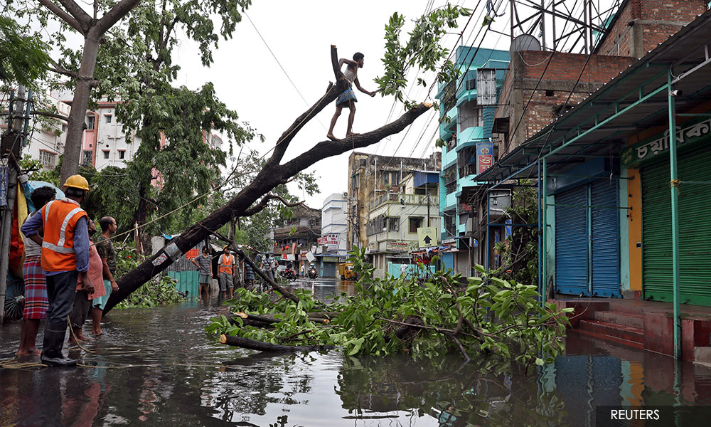Cyclone kills at least 82 in India, Bangladesh, causes widespread flooding