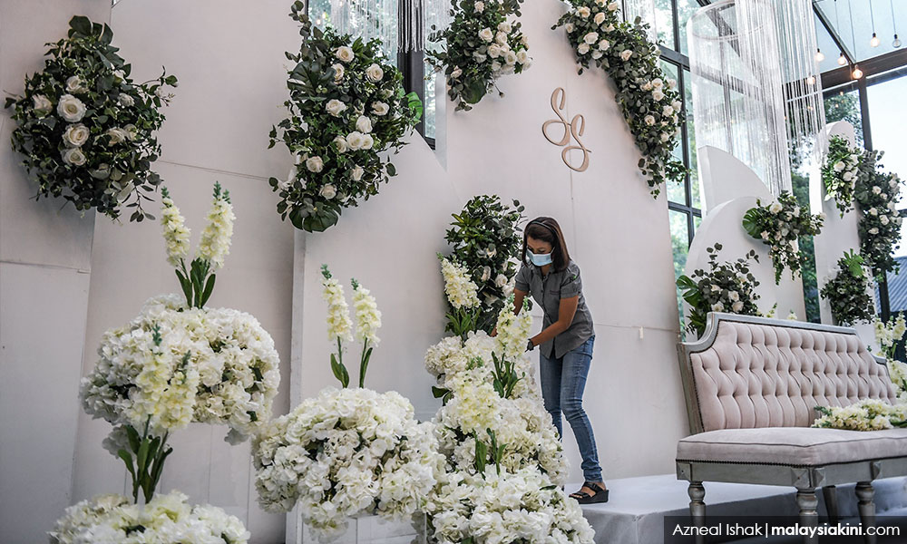 Proposal to conduct wedding receptions in different sessions