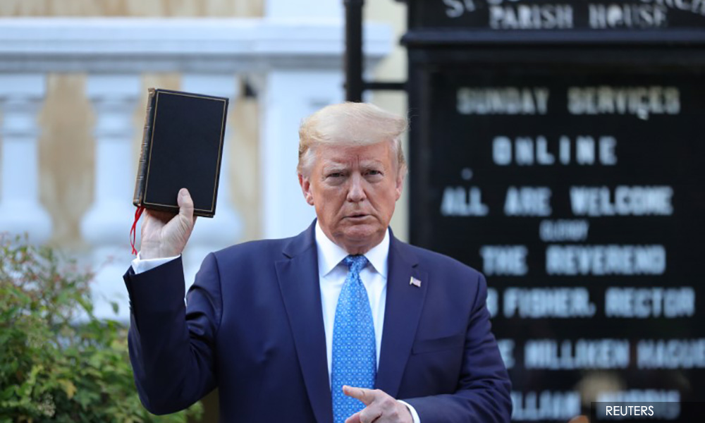 Mainstream US religious leaders criticise Trump after church photo