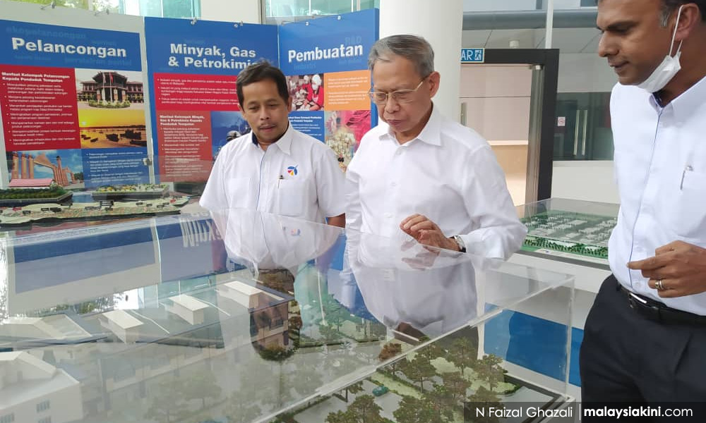 Set aside politics and focus on economic recovery - Mustapa