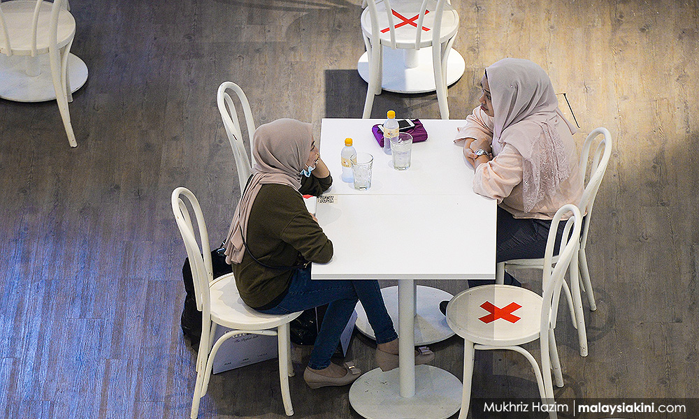 Gov't no longer limits four per table at restaurants - Ismail Sabri