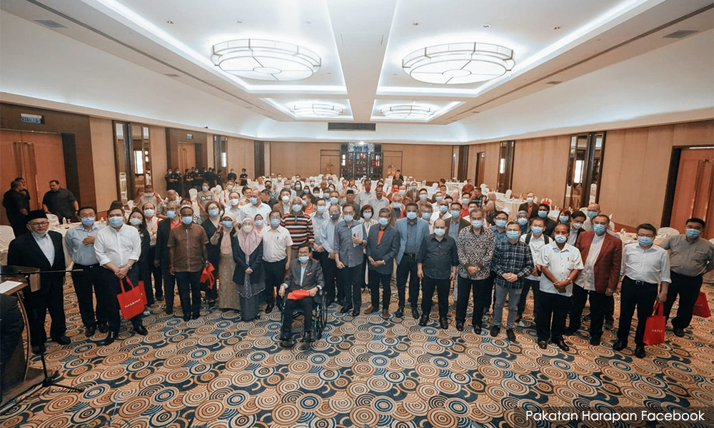 Govt and opposition blocs gear up ahead of Parliament showdown