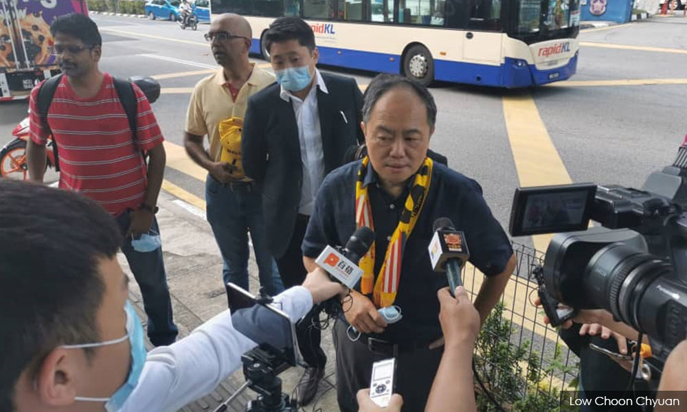 到警局协查反政变集会，范平东拒答警方问题