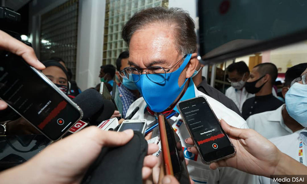 Anwar: Harapan prepared to consider tie-up with Dr M’s new party if he asks