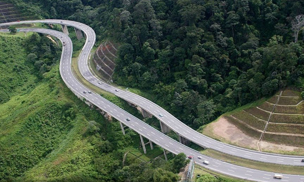 Pengguna lebuh raya KLK dinasihat usah solat di lorong 