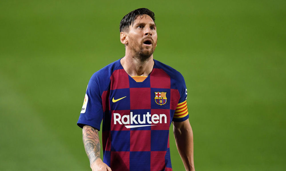Unhappy Messi reluctantly staying at Barcelona after all