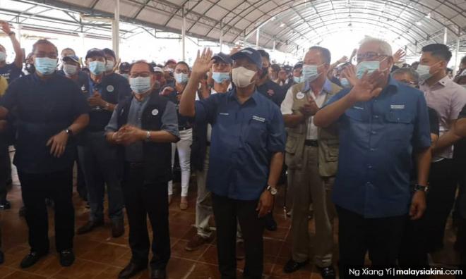 Muhyiddin: AG sahkan saya masih PM, Agong tak titah menghadap