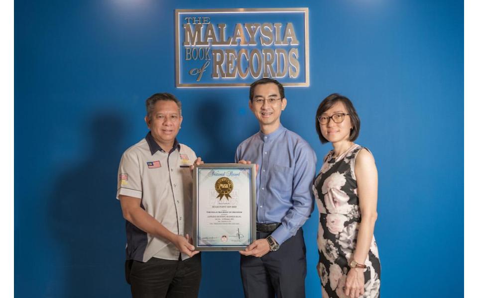 A long blog on Raw Points earns a place in Malaysia Book of Records