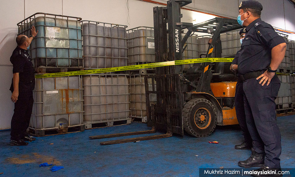 Company believed to have dumped thousands of litres chemical waste into Sg Selangor