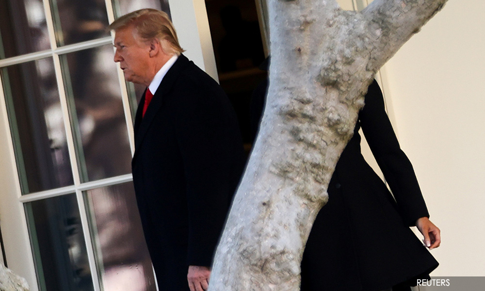 Trump signs pandemic aid and spending bill, averting govt shutdown