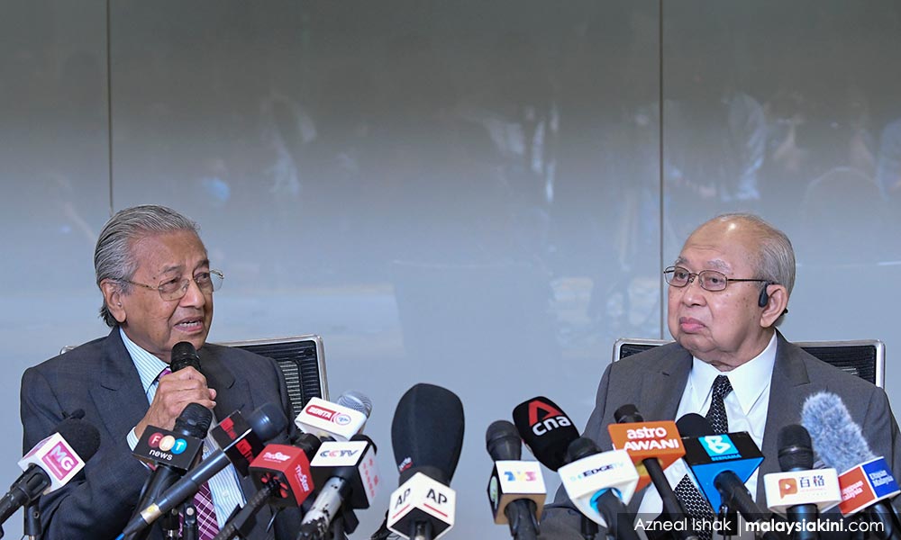 Dr M says govt may fall tomorrow, urges MPs to think of nation first