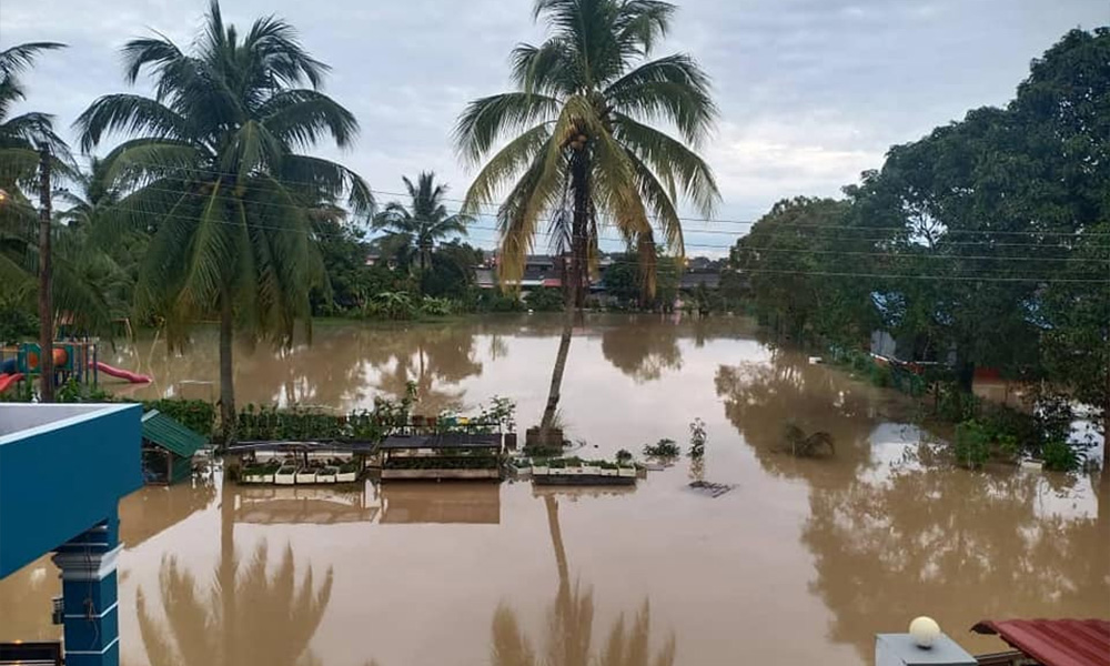 Five family members sleep in car, evacuation centre full to take them in